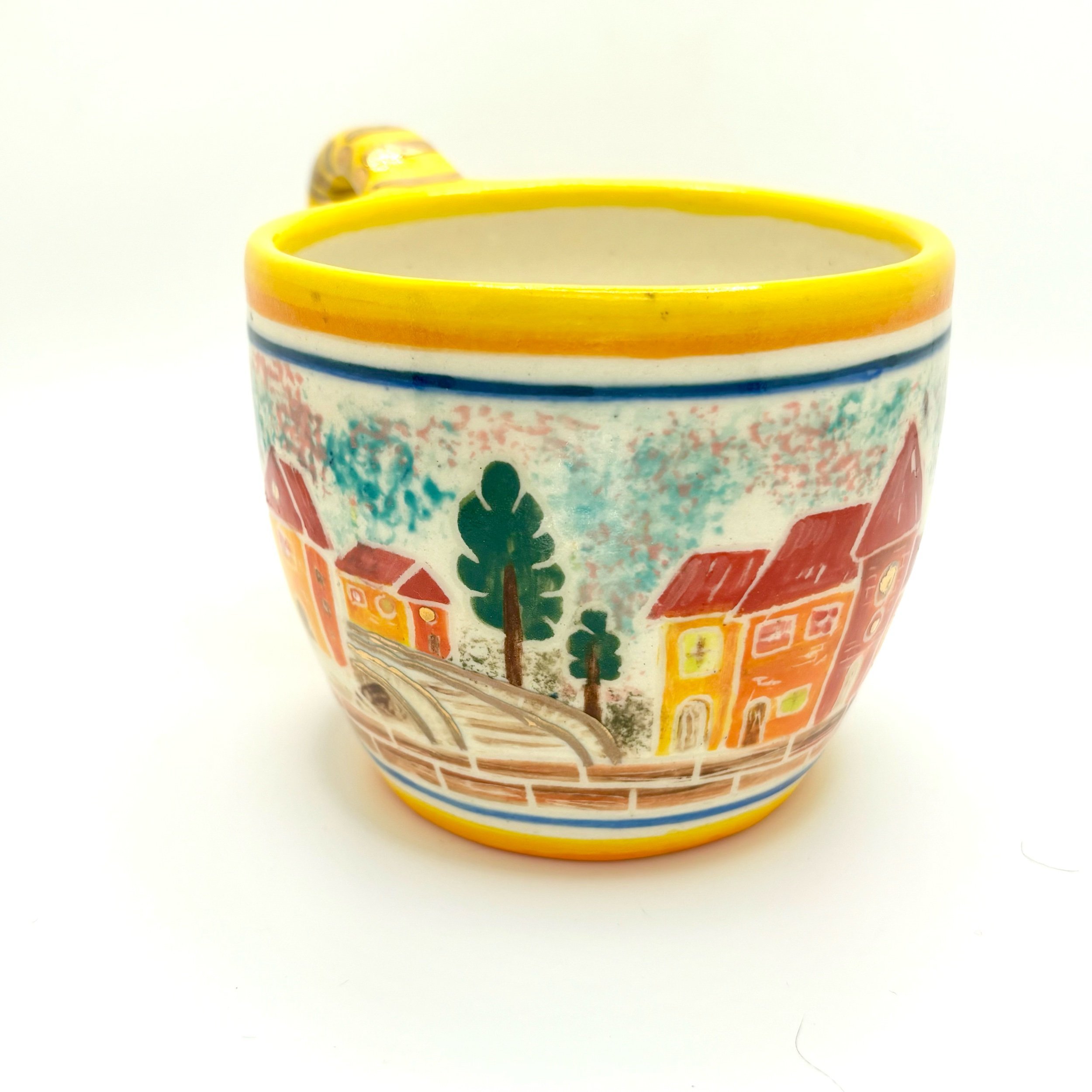 City cup with gold